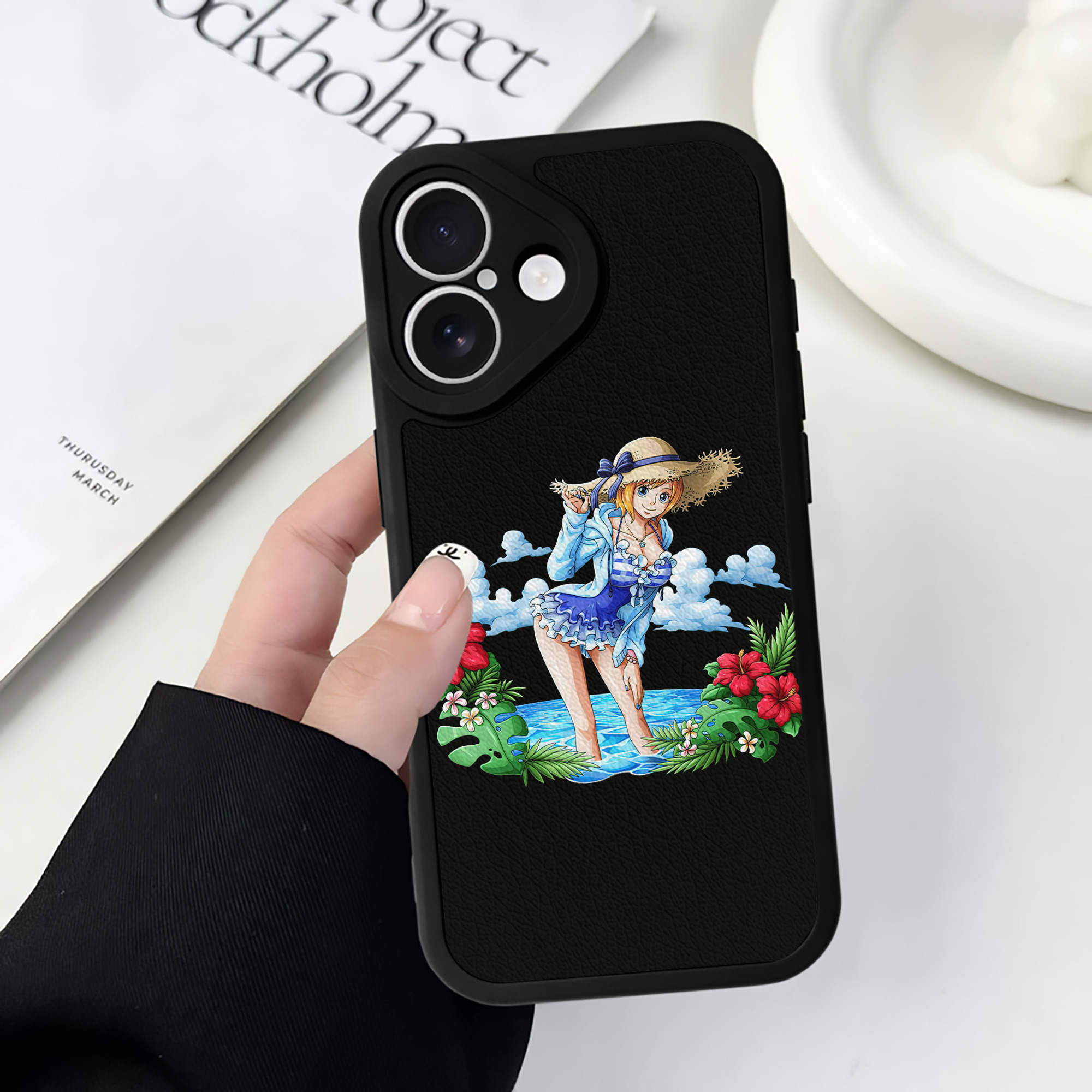 （画像用） ワンピース ナミ ONE PIECE Nami 【iPhone 16シリーズ対応】シリコンスマホケース（レザー調） 材質：シリコン